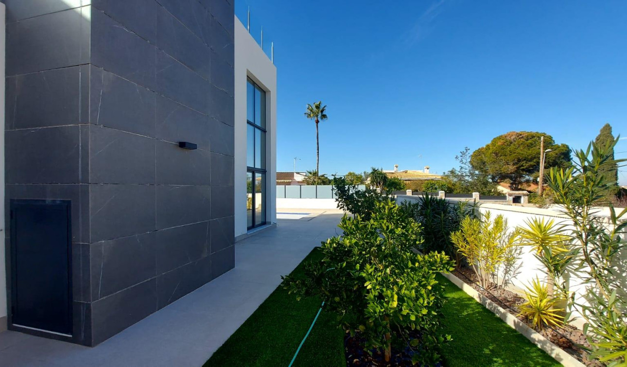 Resale - Detached Villa - Torrevieja - Los Balcones