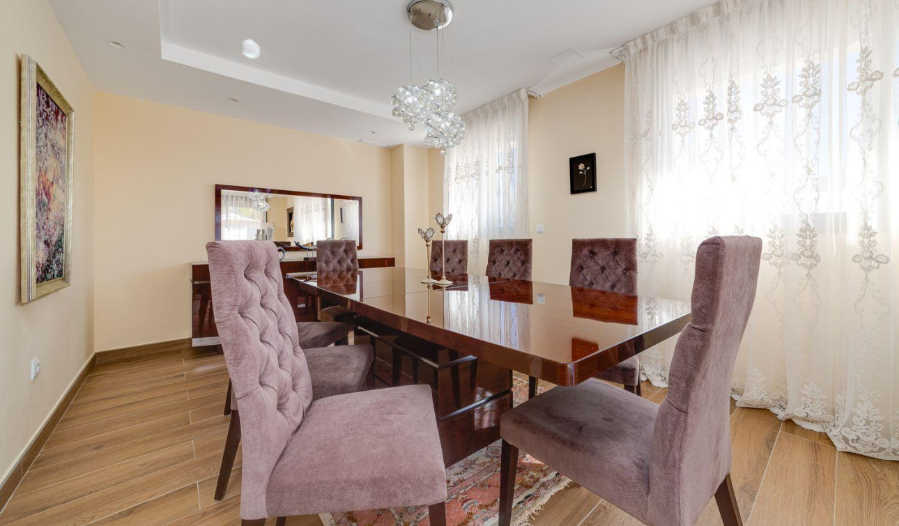 Resale - Detached Villa - Torrevieja - Los Balcones