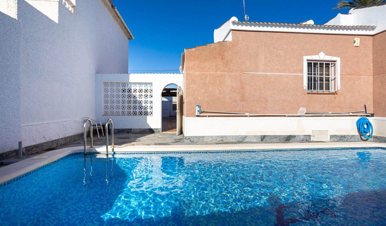 Resale - Detached Villa - Torrevieja - Urbanización San Luis