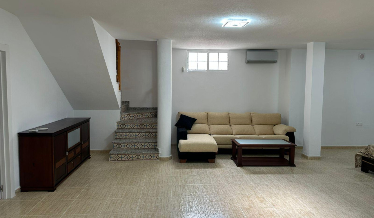 Resale - Detached Villa - Torrevieja - VILLAMARTIN