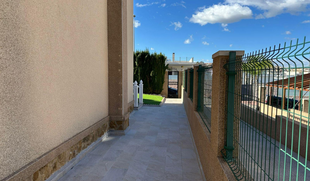 Resale - Detached Villa - Torrevieja - VILLAMARTIN