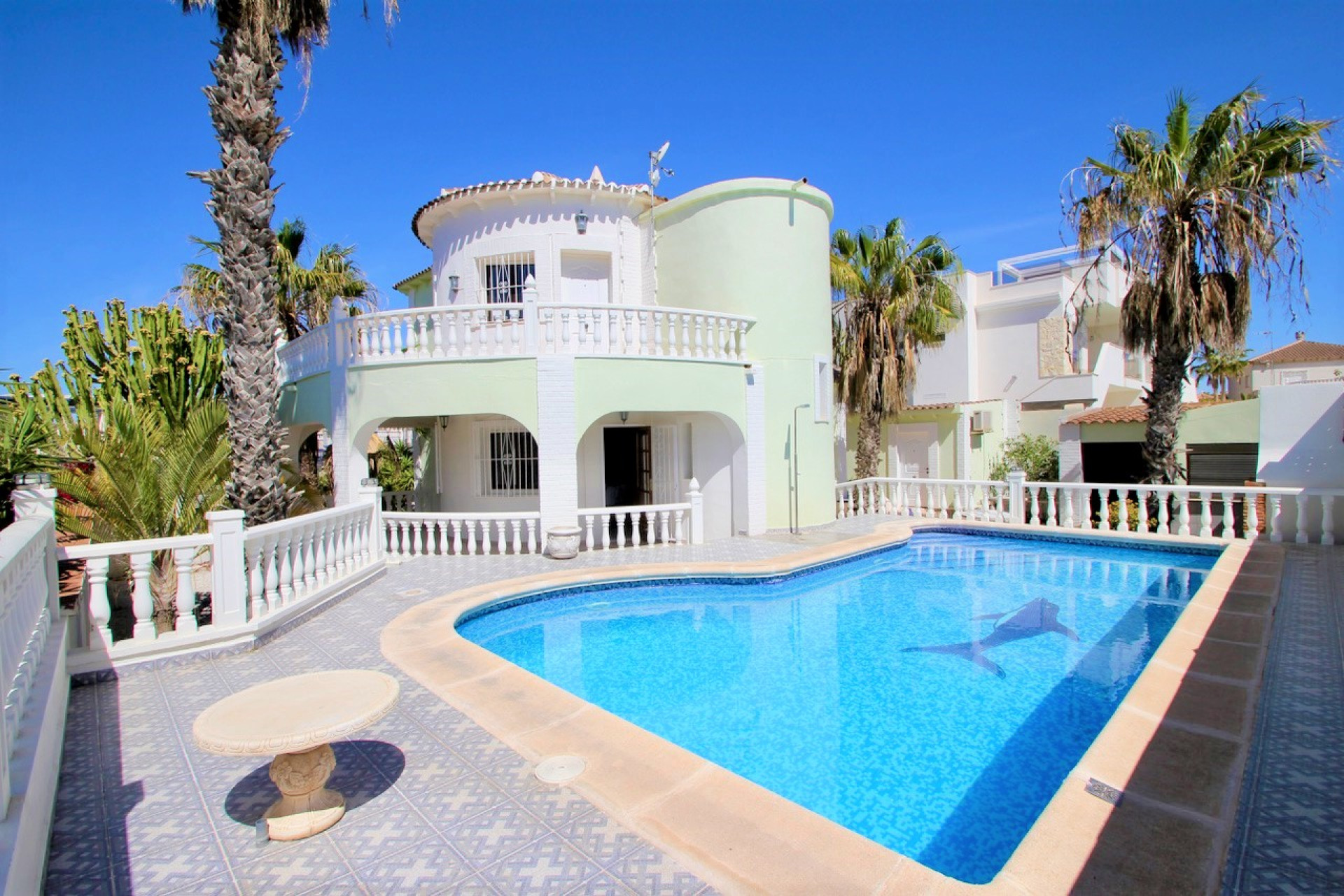 Resale - Detached Villa - Villamartín - Avenida Las Brisas