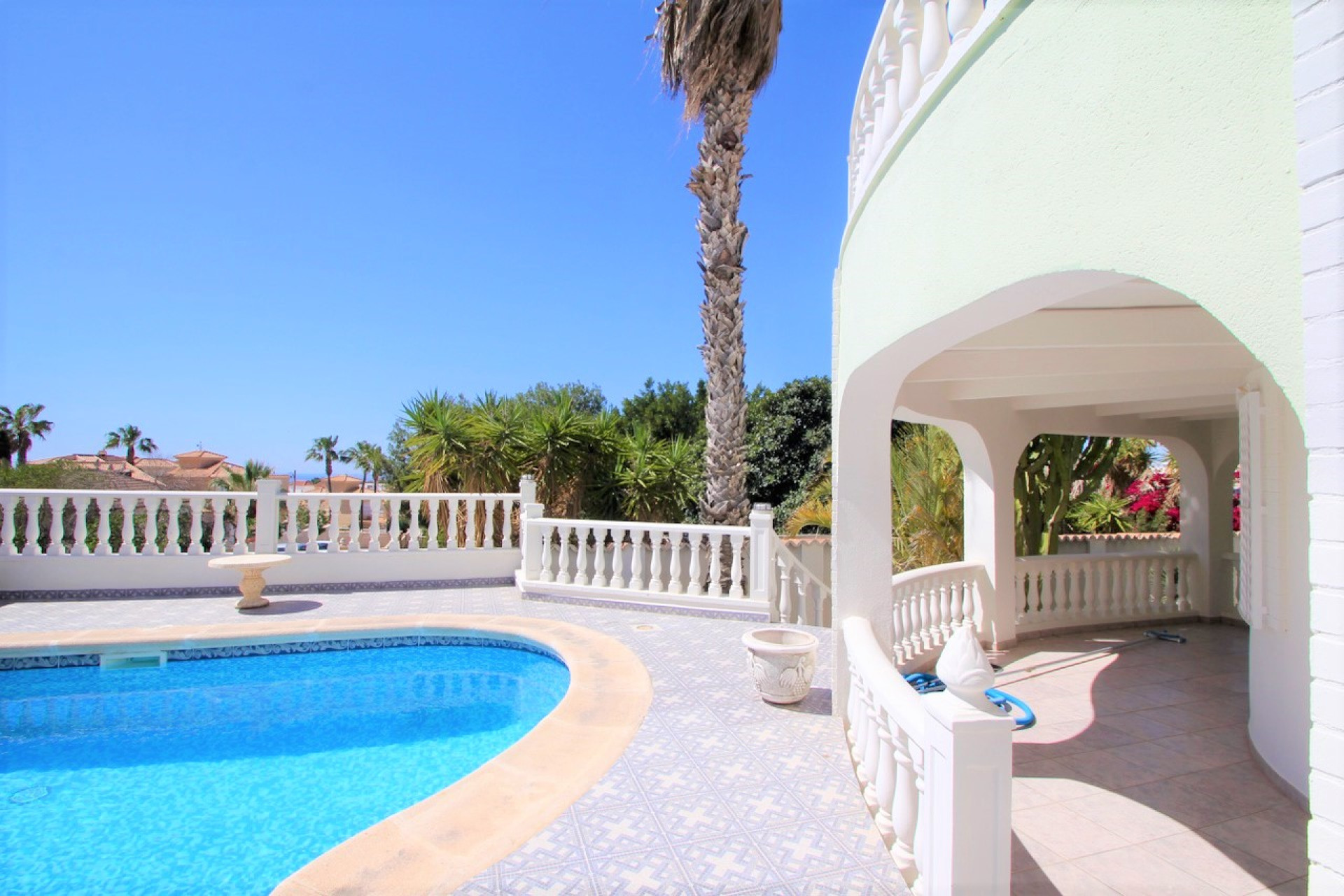 Resale - Detached Villa - Villamartín - Avenida Las Brisas