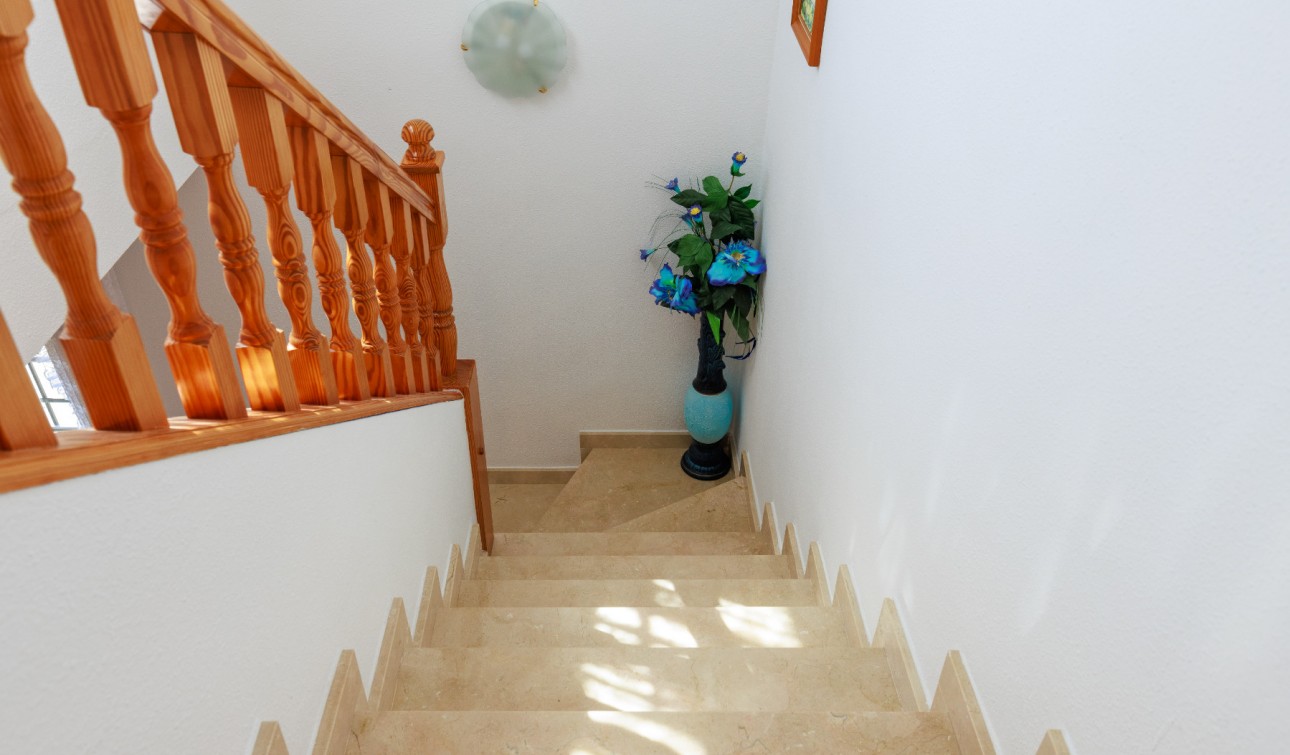 Resale - Detached Villa - Villamartín - La Rioja