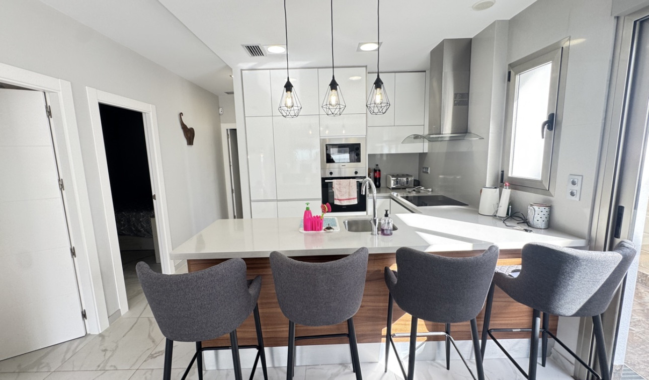 Resale - Detached Villa - Villamartín