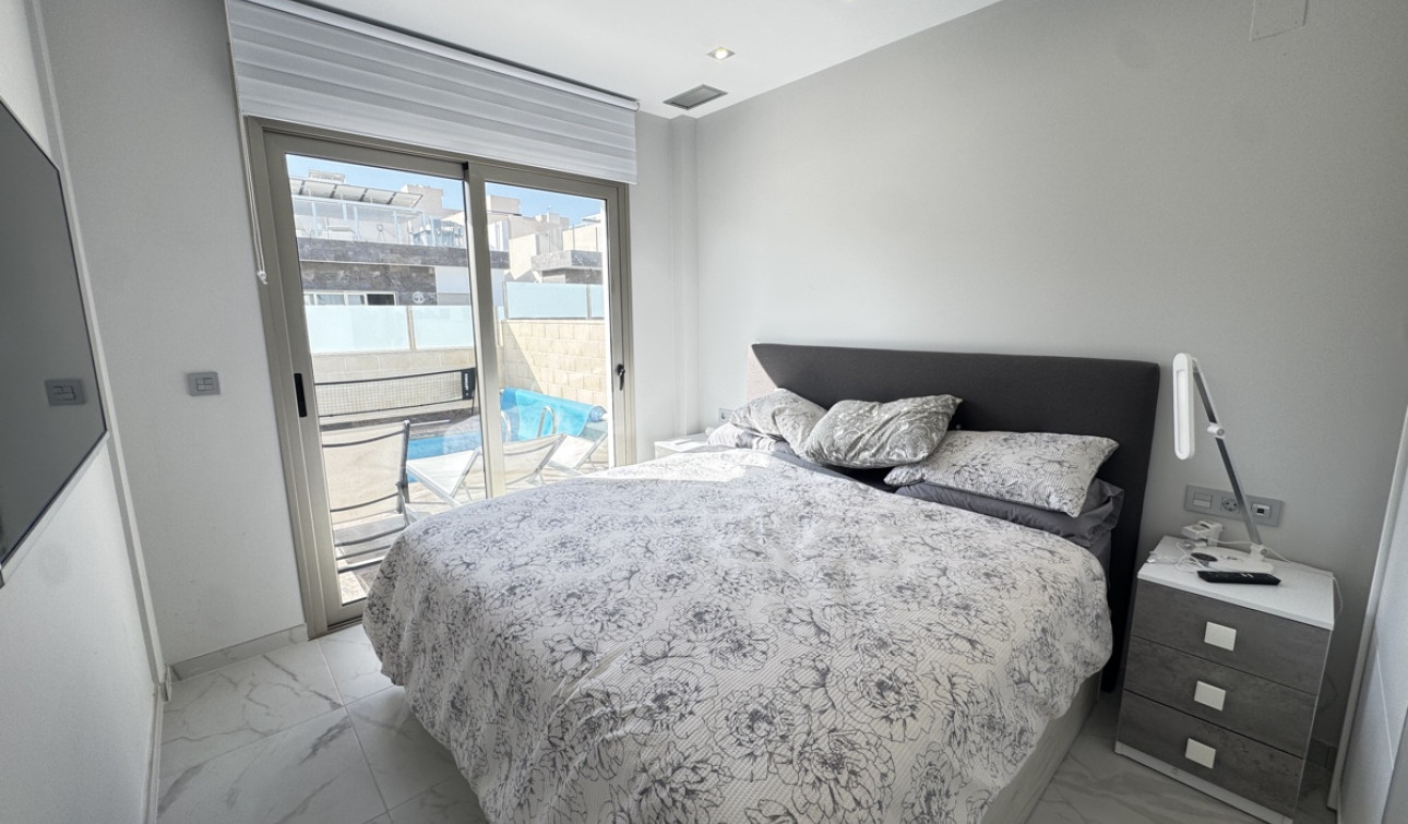 Resale - Detached Villa - Villamartín