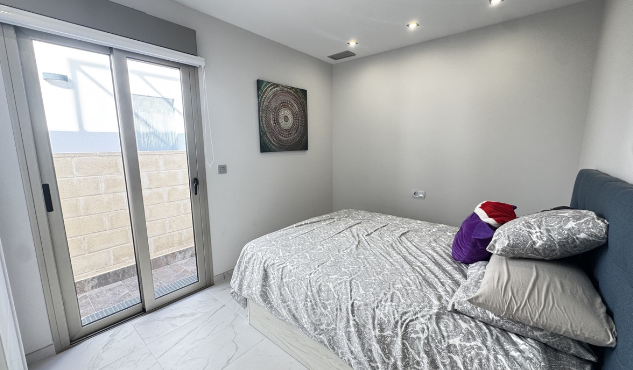 Resale - Detached Villa - Villamartín