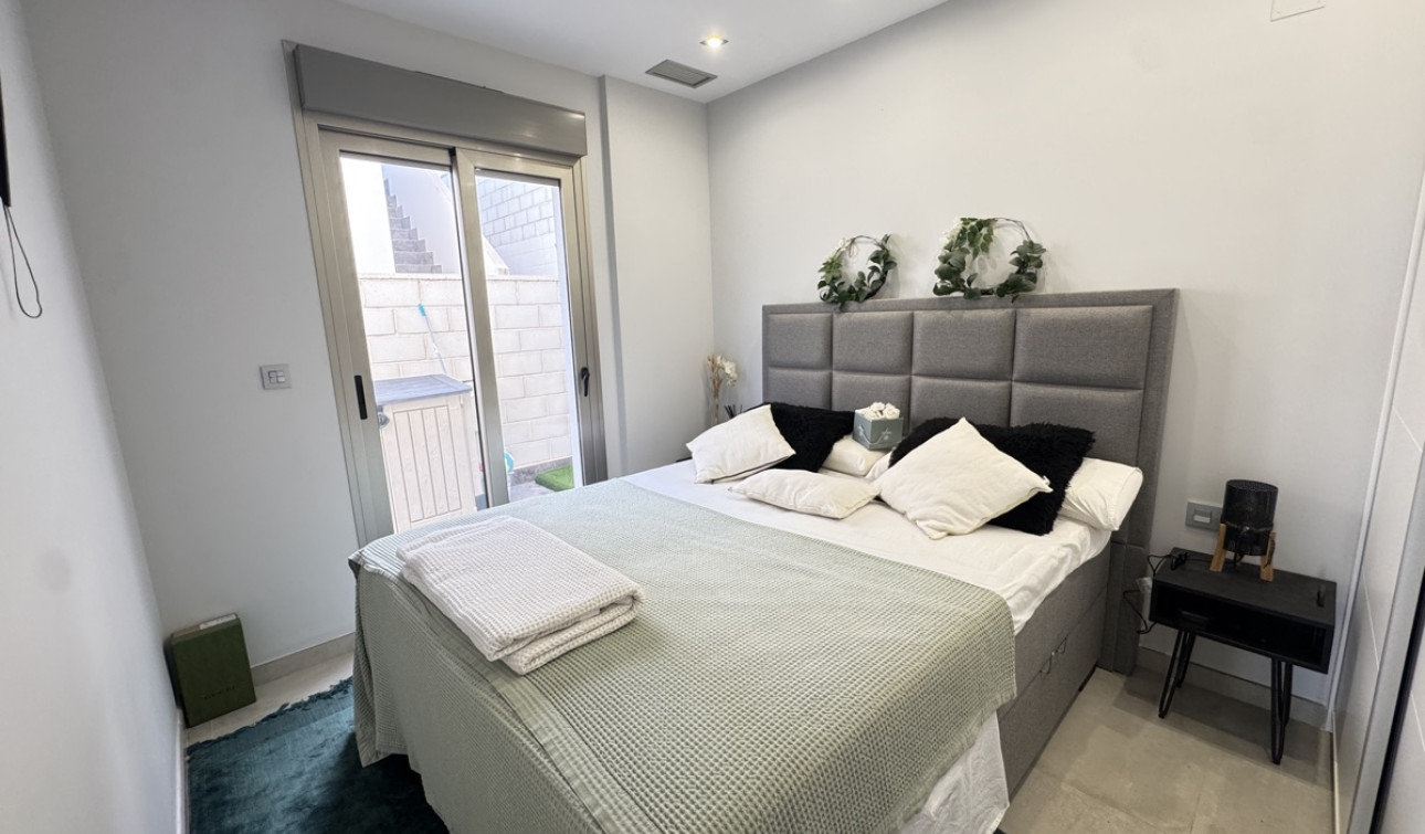 Resale - Detached Villa - Villamartín