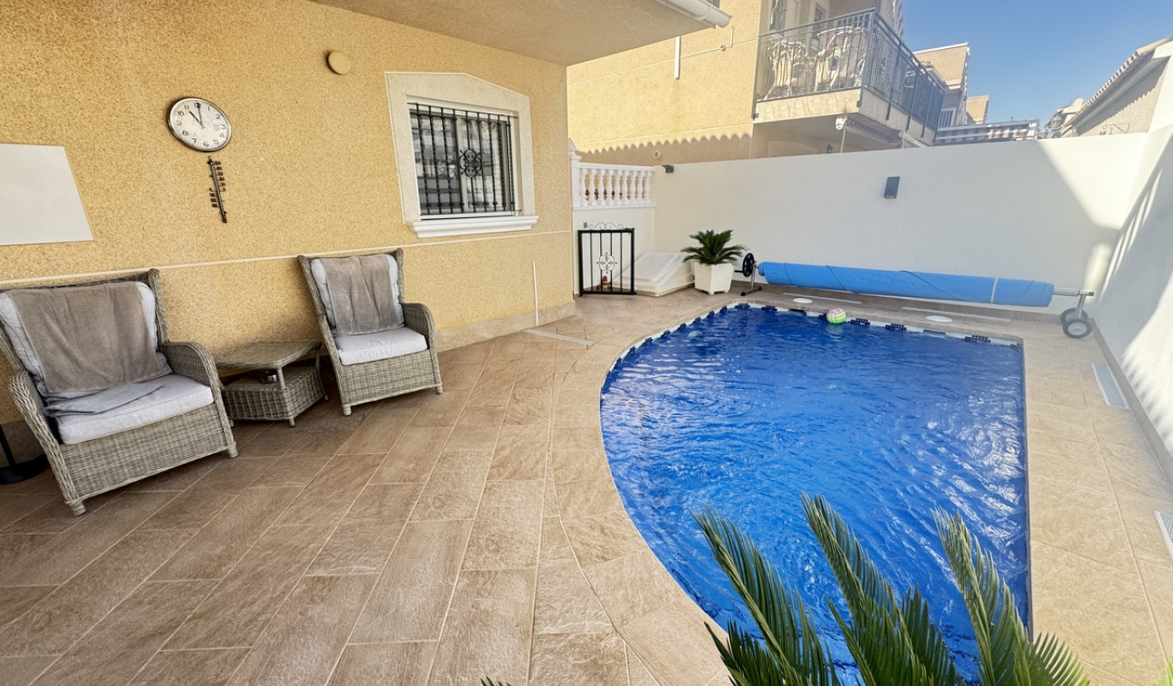 Resale - Detached Villa - Villamartín