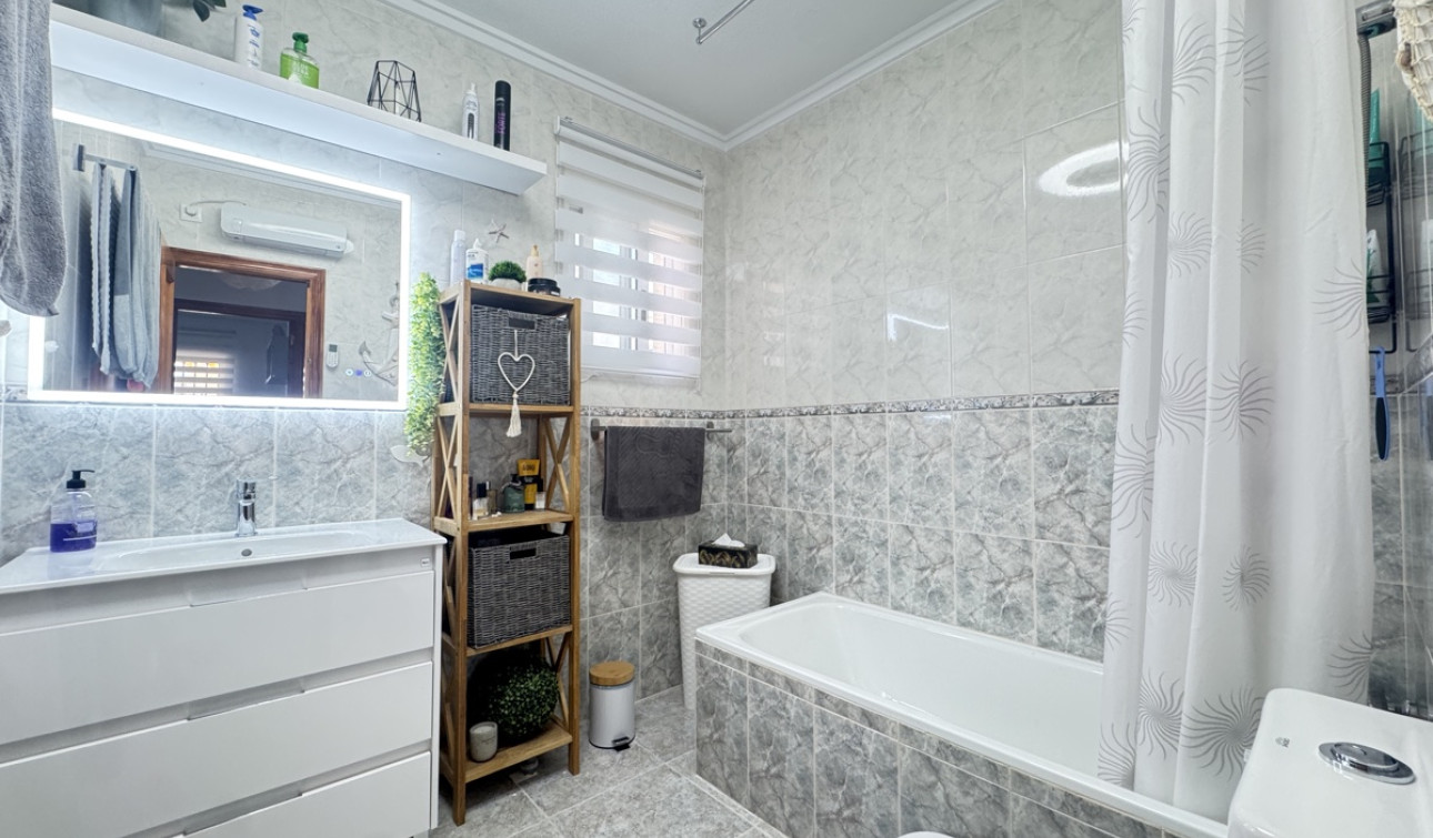 Resale - Detached Villa - Villamartín