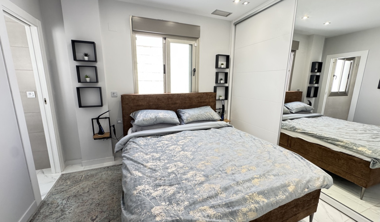 Resale - Detached Villa - Villamartín