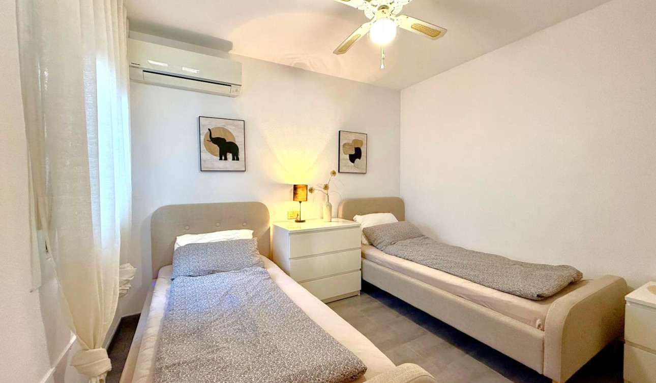 Resale - Detached Villa - Villamartín