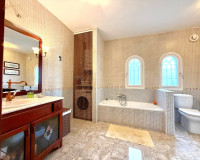 Resale - Detached Villa - Villamartín