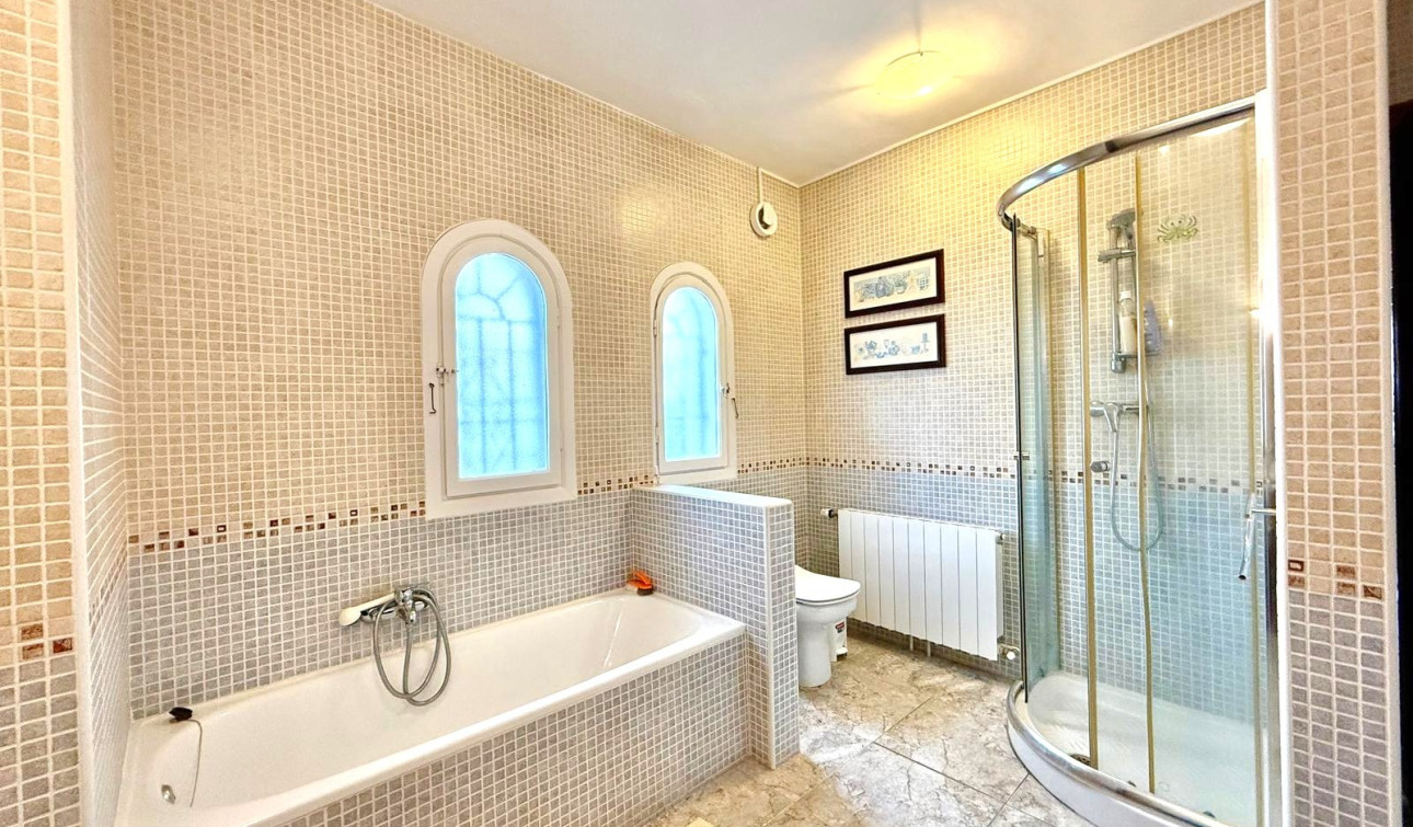 Resale - Detached Villa - Villamartín