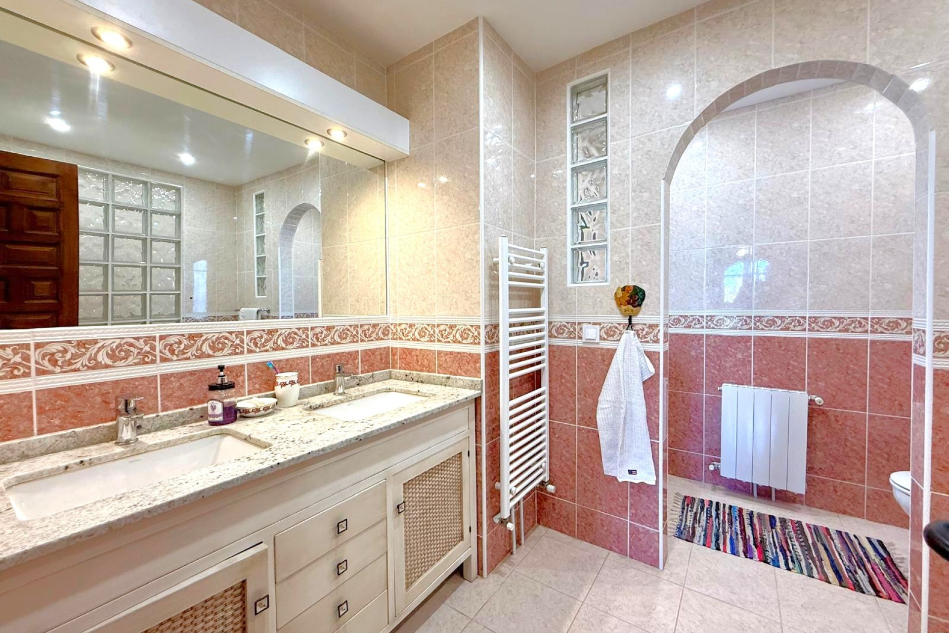 Resale - Detached Villa - Villamartín