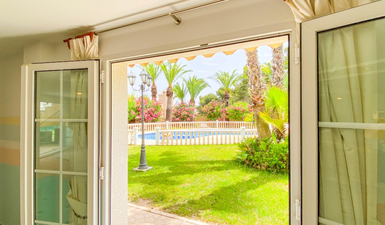 Resale - Detached Villa - Villamartín