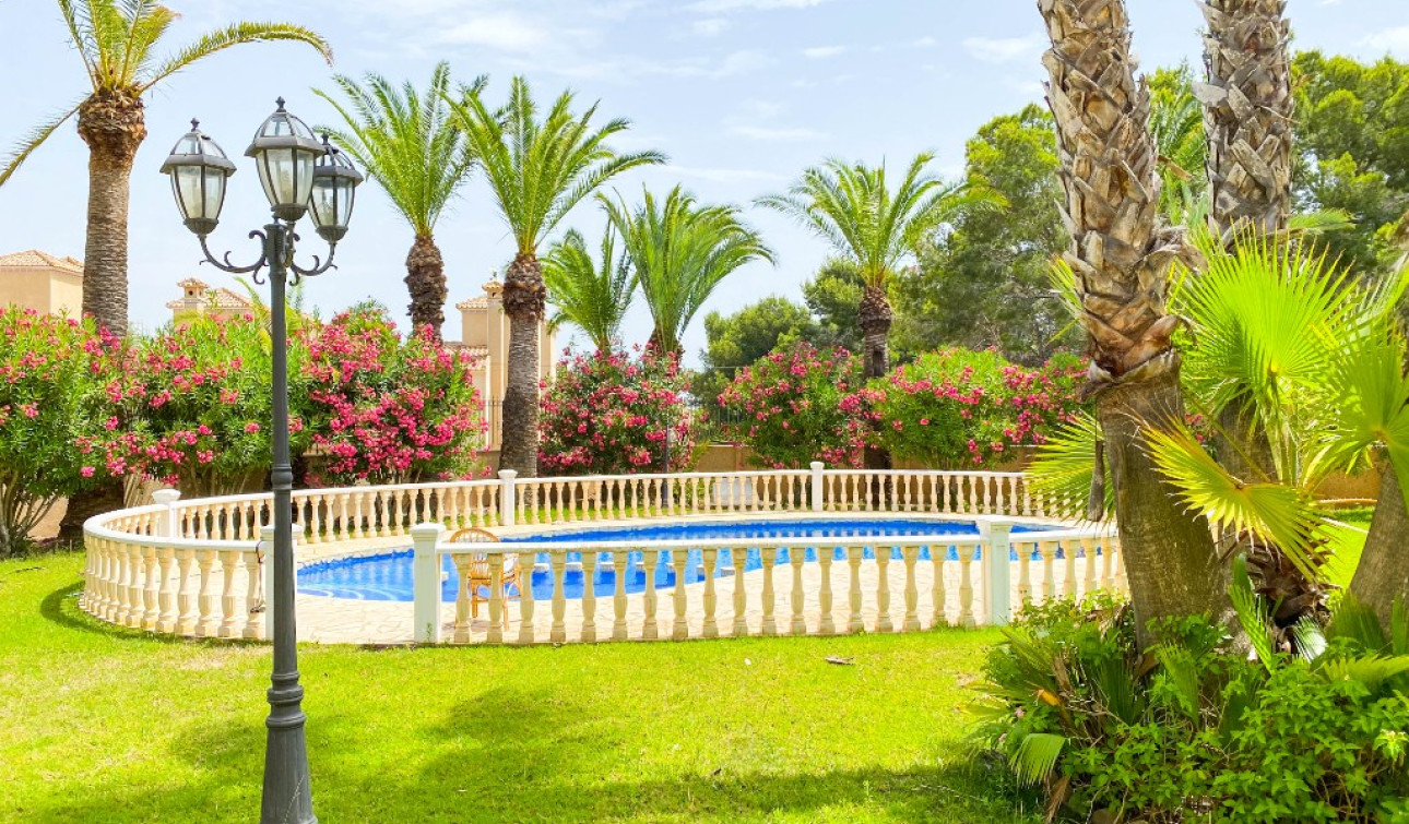 Resale - Detached Villa - Villamartín