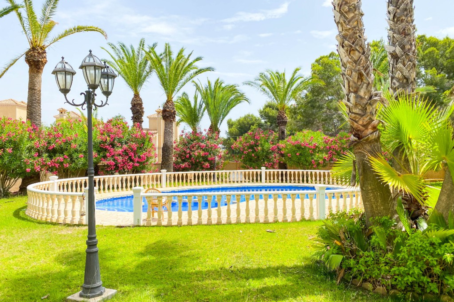 Resale - Detached Villa - Villamartín