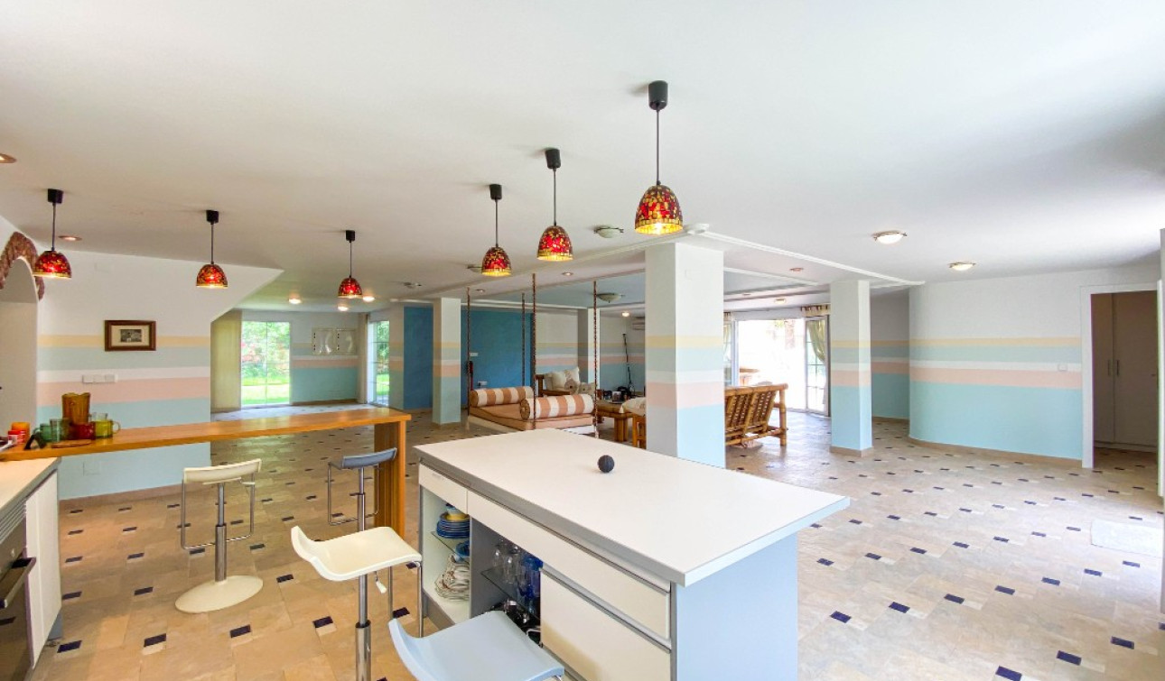 Resale - Detached Villa - Villamartín