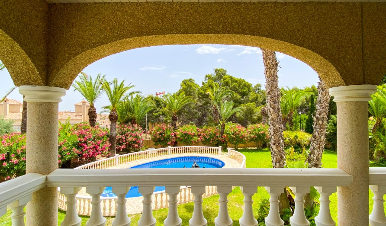 Resale - Detached Villa - Villamartín