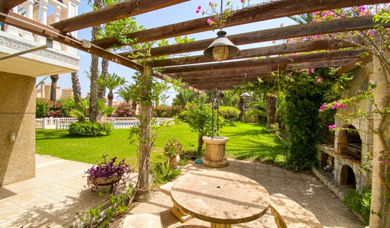 Resale - Detached Villa - Villamartín