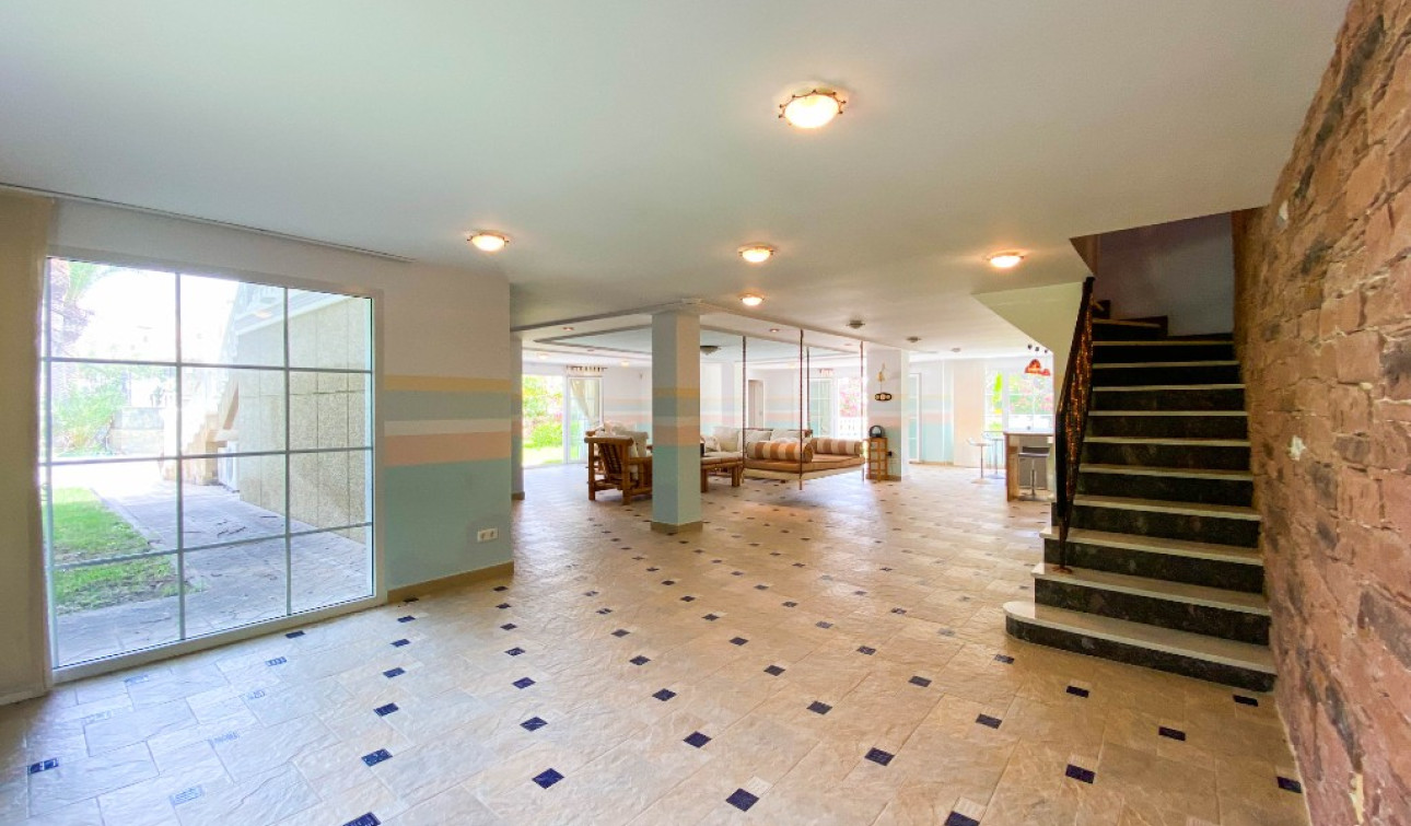 Resale - Detached Villa - Villamartín