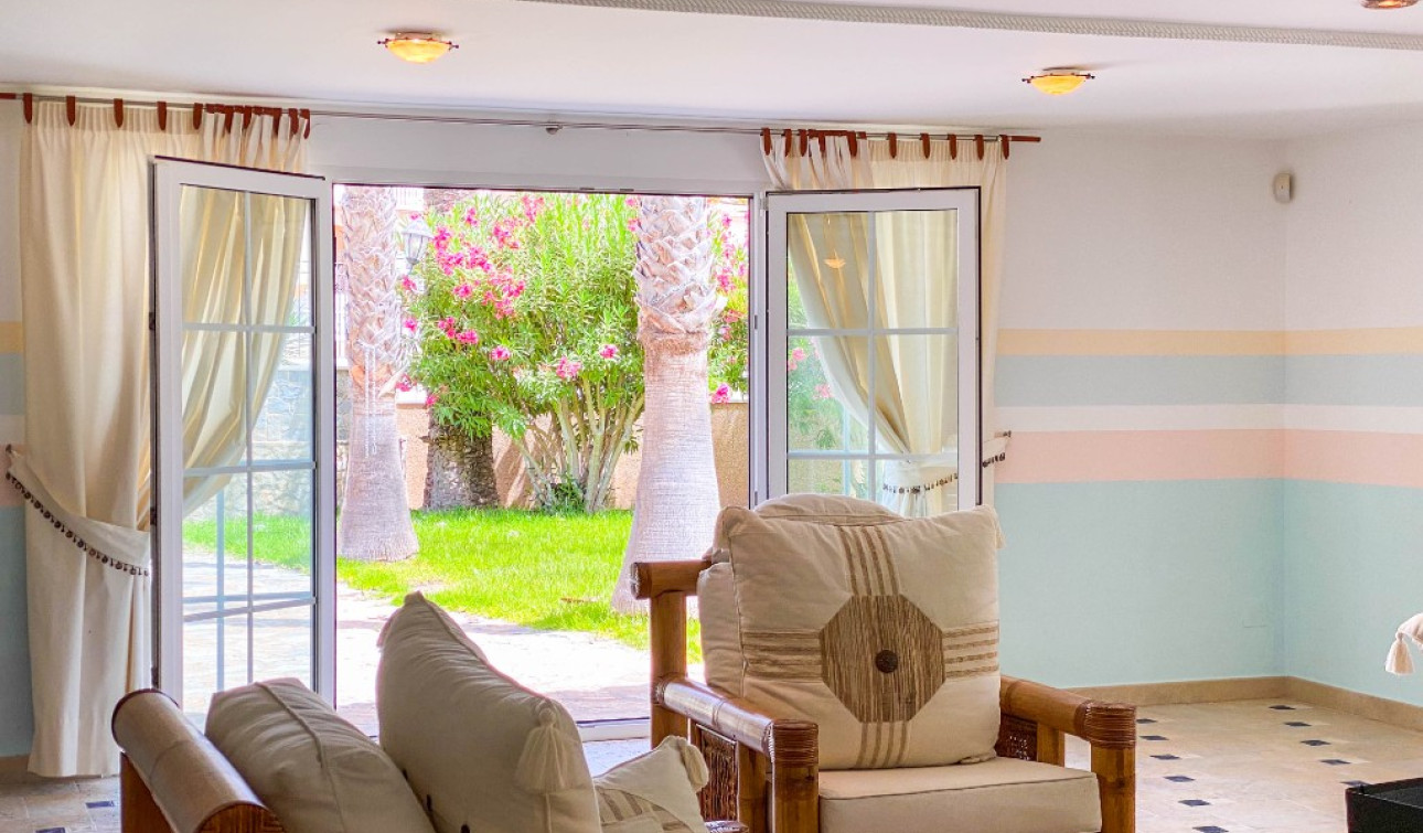 Resale - Detached Villa - Villamartín