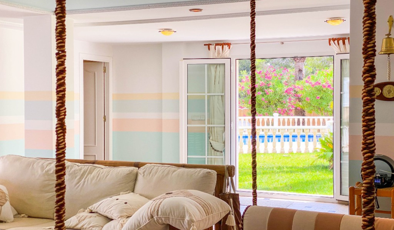 Resale - Detached Villa - Villamartín