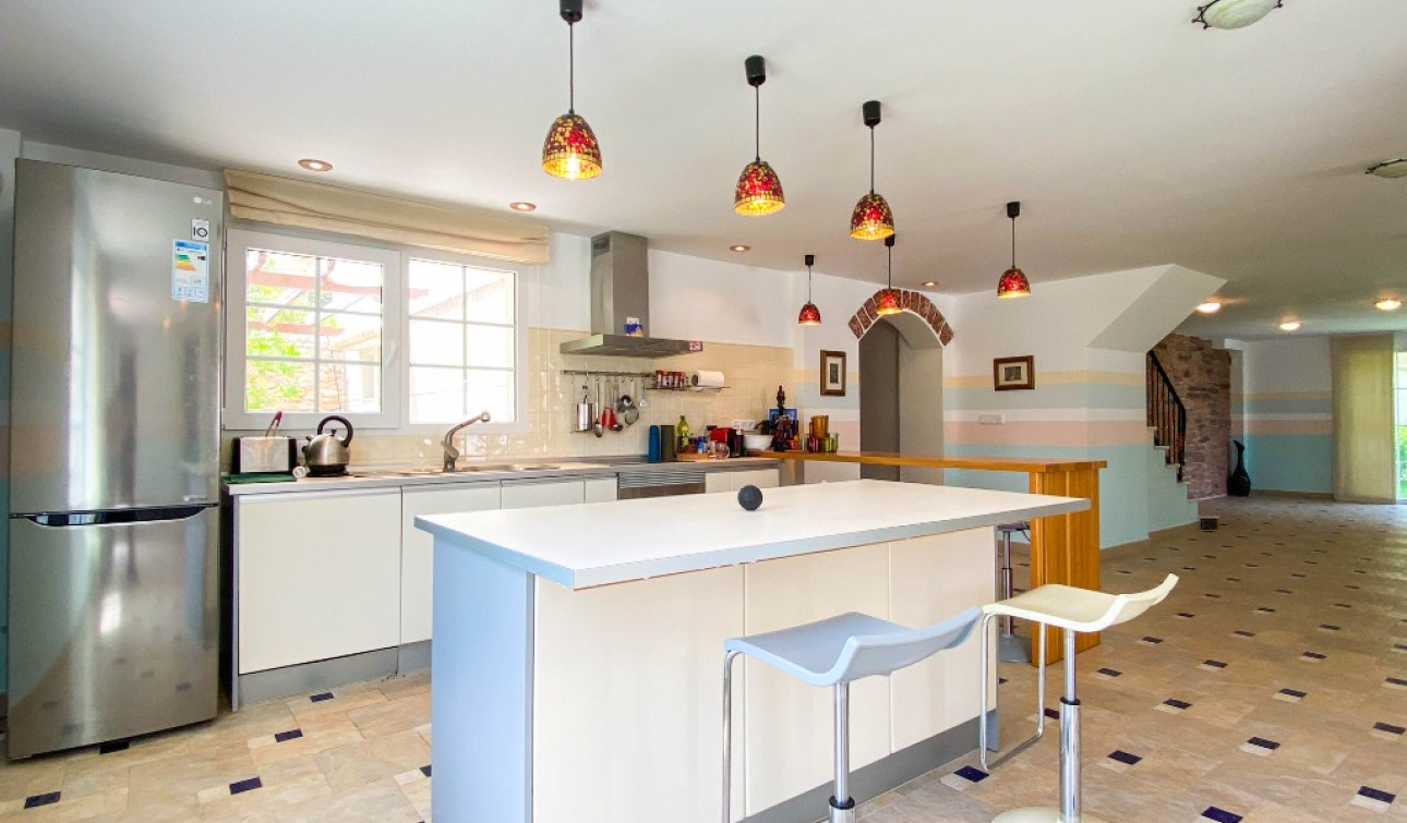 Resale - Detached Villa - Villamartín