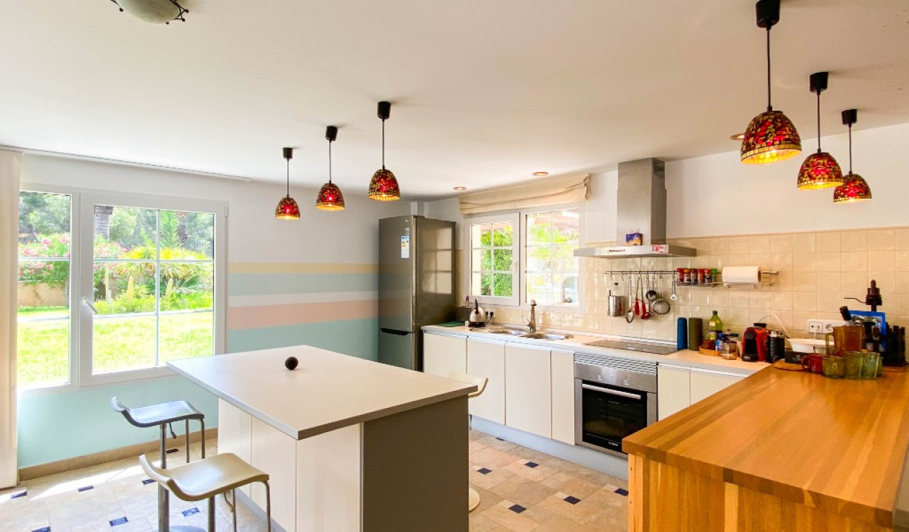 Resale - Detached Villa - Villamartín