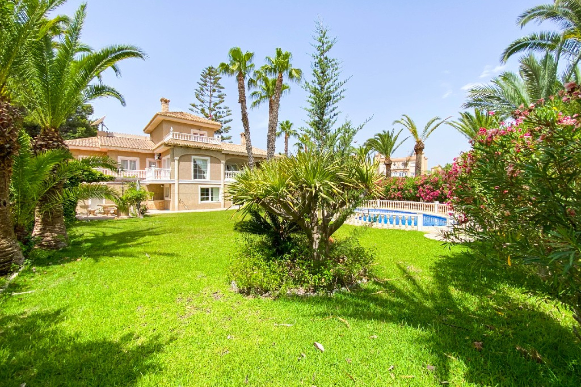 Resale - Detached Villa - Villamartín