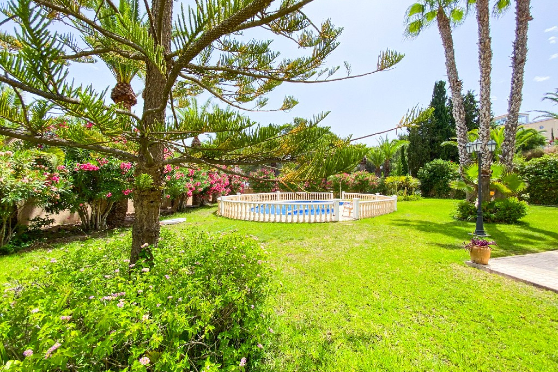 Resale - Detached Villa - Villamartín