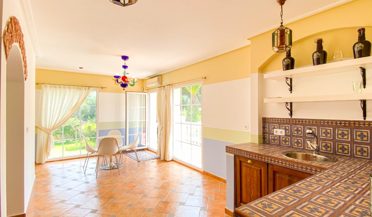 Resale - Detached Villa - Villamartín