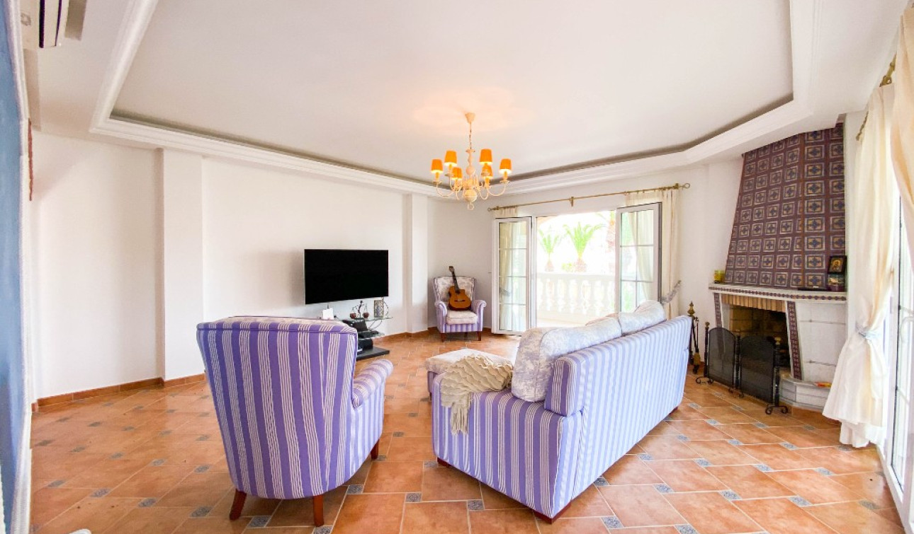 Resale - Detached Villa - Villamartín