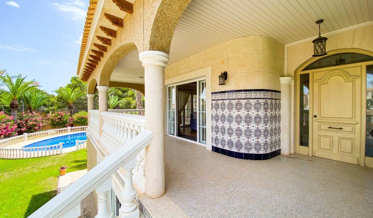 Resale - Detached Villa - Villamartín