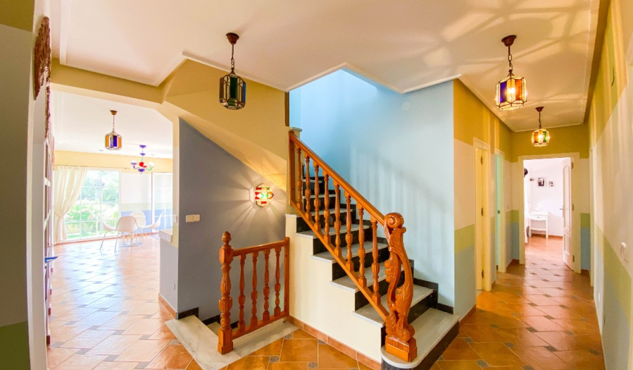 Resale - Detached Villa - Villamartín