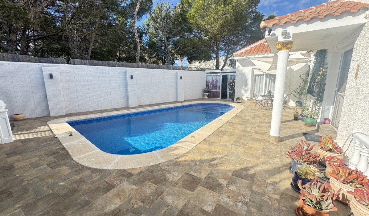 Resale - Detached Villa - Villamartín