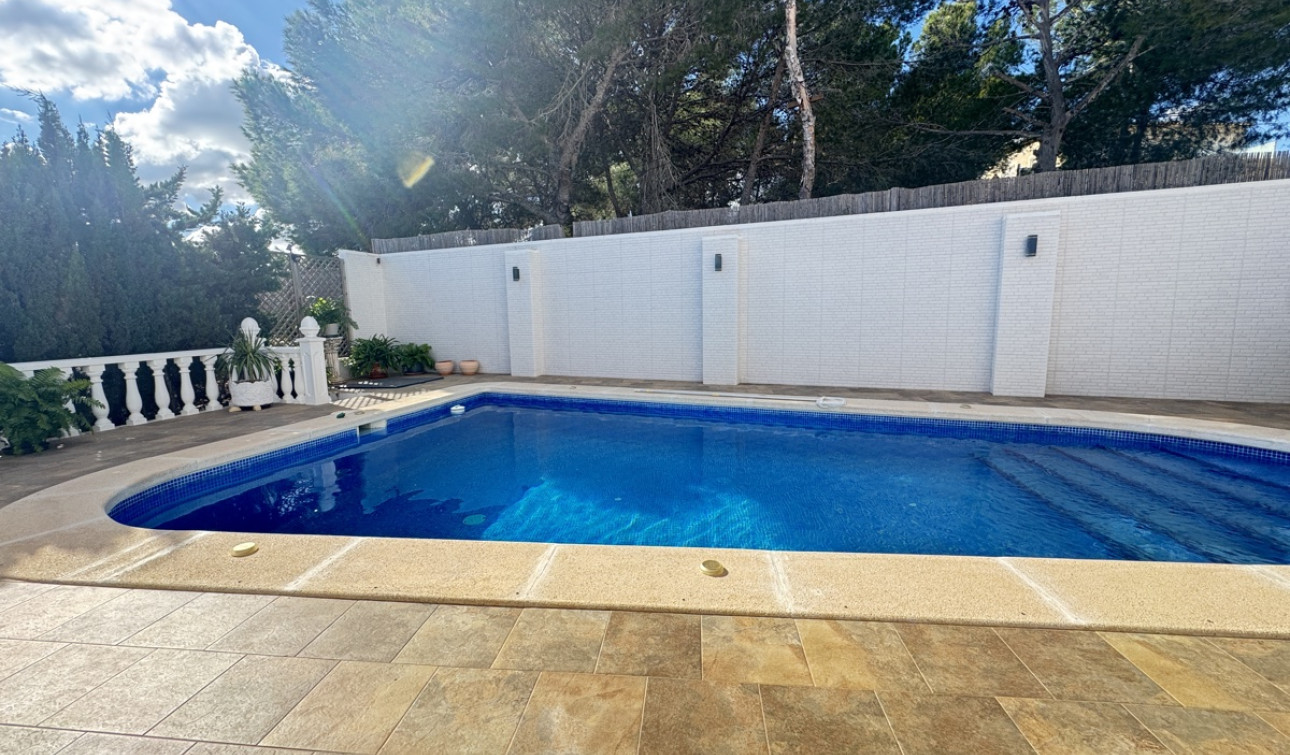 Resale - Detached Villa - Villamartín