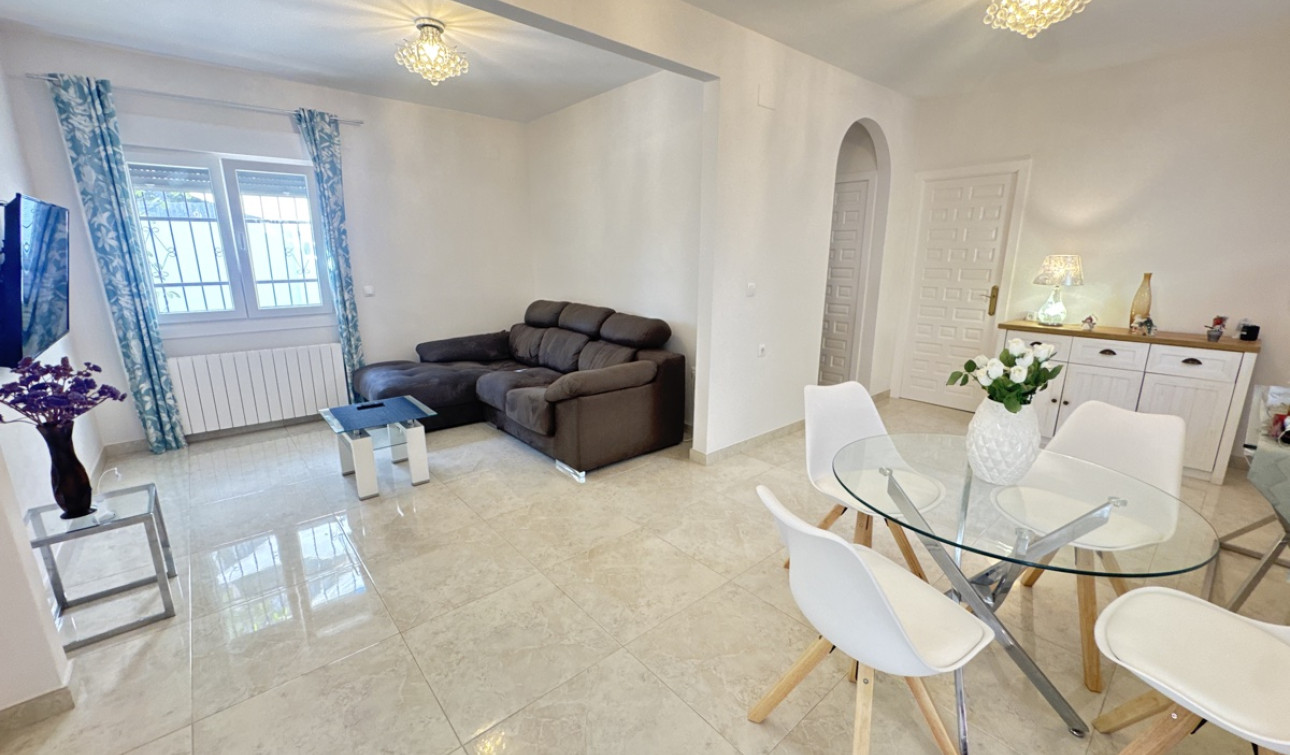 Resale - Detached Villa - Villamartín