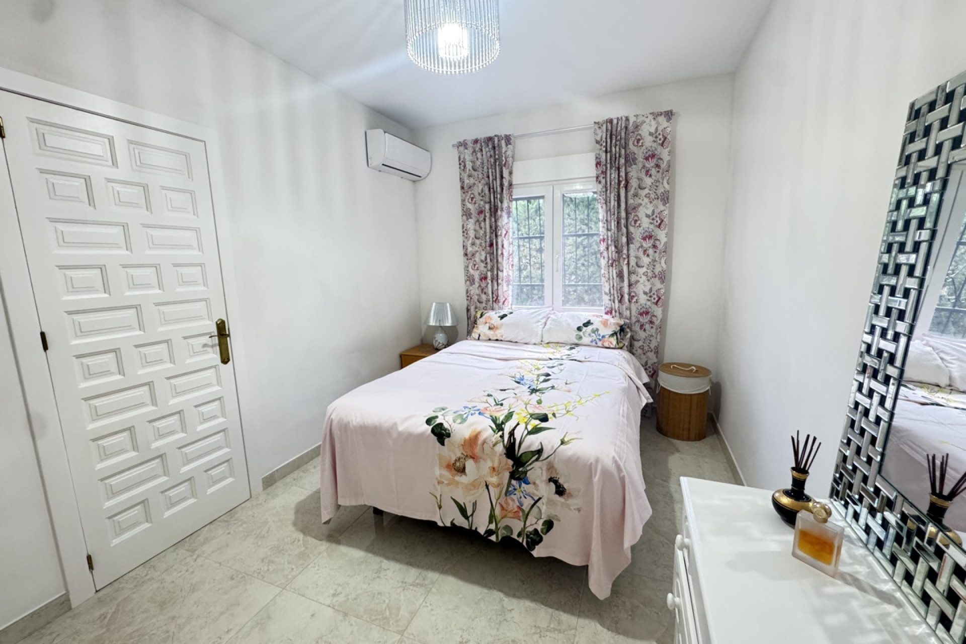 Resale - Detached Villa - Villamartín