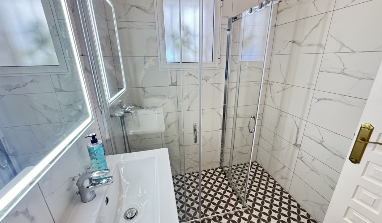 Resale - Detached Villa - Villamartín