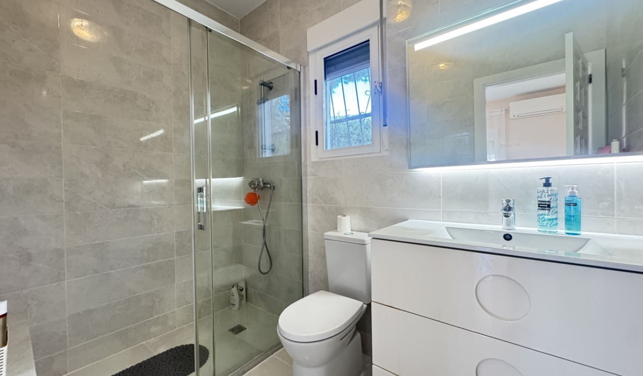 Resale - Detached Villa - Villamartín