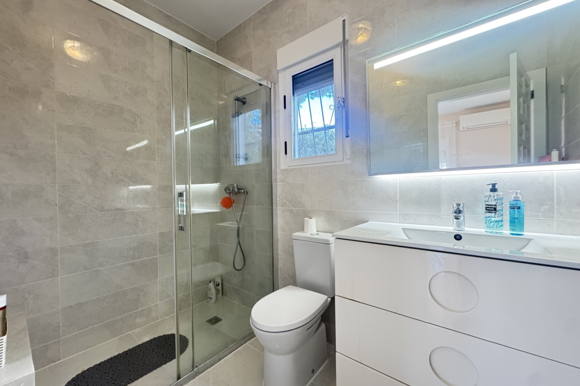 Resale - Detached Villa - Villamartín