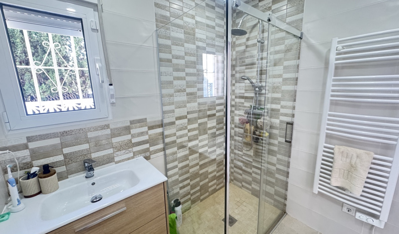 Resale - Detached Villa - Villamartín