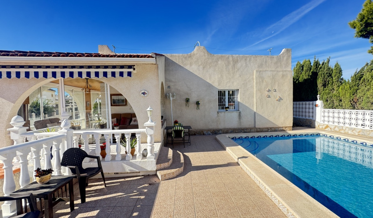 Resale - Detached Villa - Villamartín