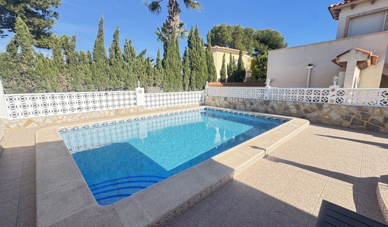 Resale - Detached Villa - Villamartín