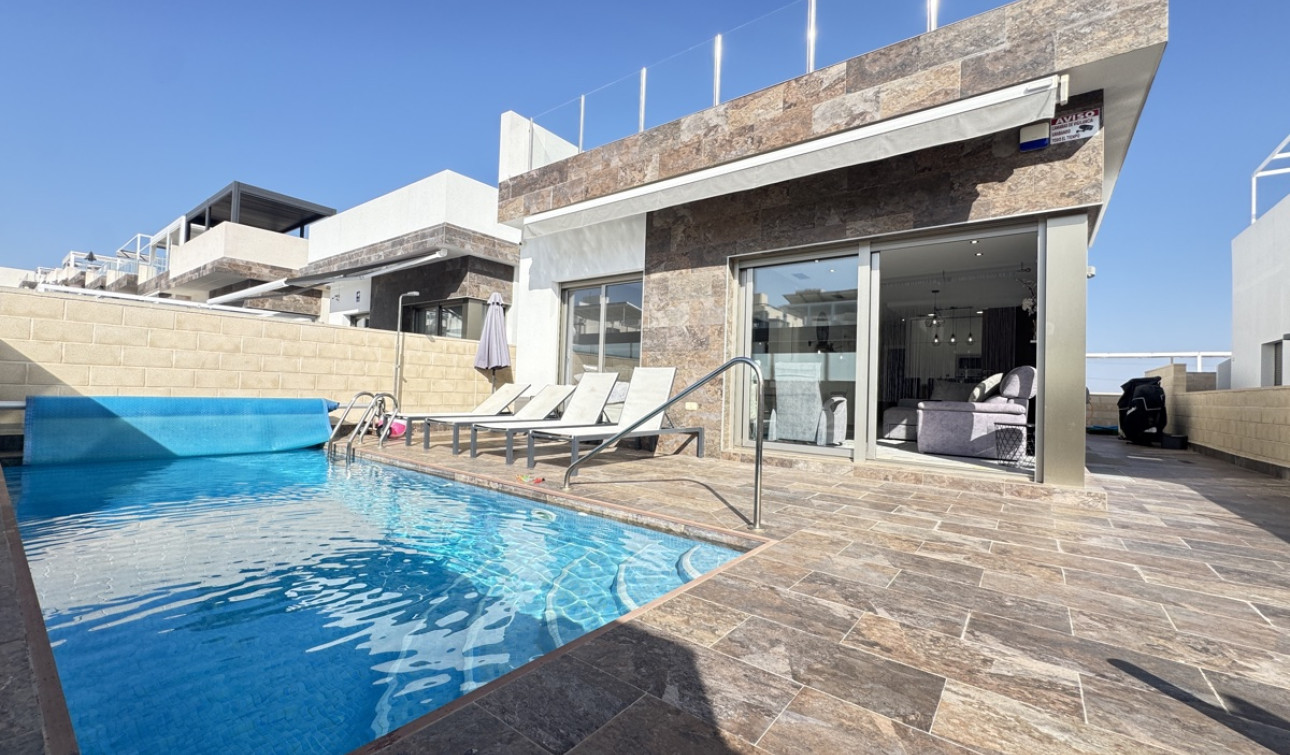 Resale - Detached Villa - Villamartín