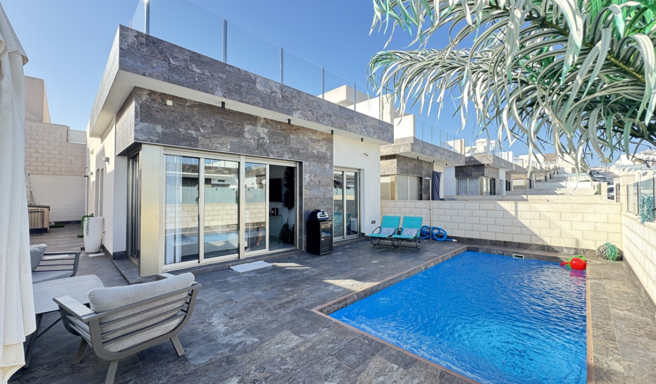 Resale - Detached Villa - Villamartín