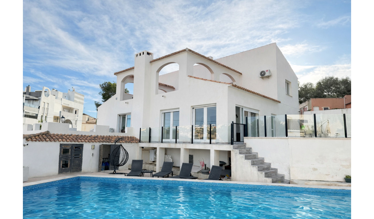 Resale - Detached Villa - Villamartín