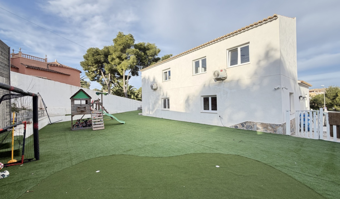 Resale - Detached Villa - Villamartín